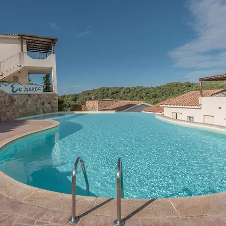 Apartamento Elegant Ea Bianca 1 Bedroom Sleeps 4 Child Num0607 Cala Bitta