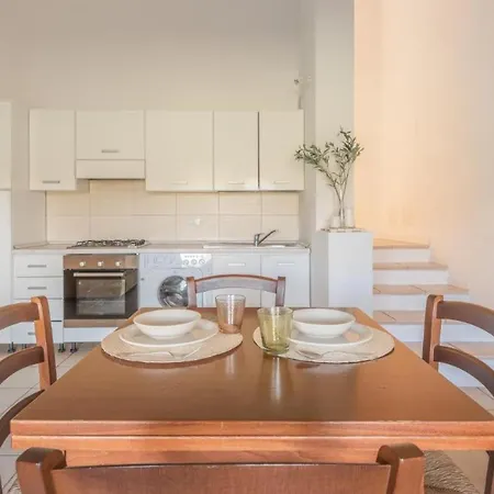 Elegant Ea Bianca 1 Bedroom Sleeps 4 Child Num0607 *